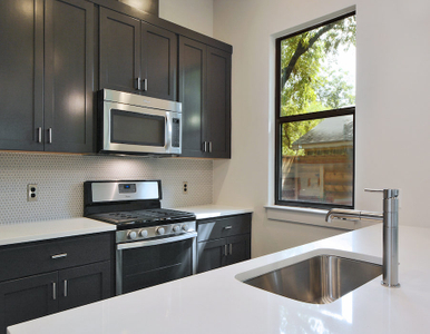2500 E 3rd St Unit A-print-014-Kitchen 900x700.jpg