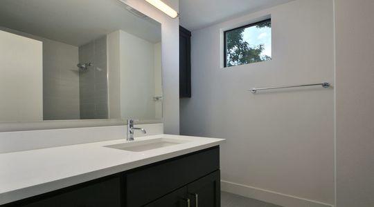2500 E 3rd St Unit A-print-029-Other Bath 900x500.jpeg