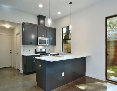 2500 E 3rd St Unit A-print-020-900x700.jpg