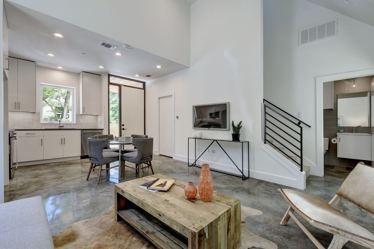 2010 Goodrich Ave Unit 4B-print-020-20-Family Kitchen Dining 521-4200x2800-300dpi.jpg