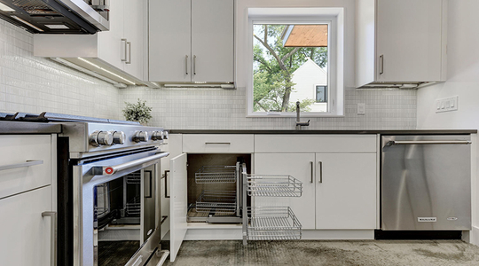 2010 Goodrich Ave Unit 4B-large-025-22-Family Kitchen Dining 525-1500x1000-72dpi.jpg