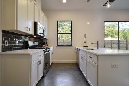 2501 E 4th St Unit A-print-025-Family Kitchen and Dining 046-4200x2802-300dpi.jpg