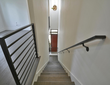 2010 Goodrich Ave 1B-large-023-Living Up 002-1500x982-72dpi.jpg