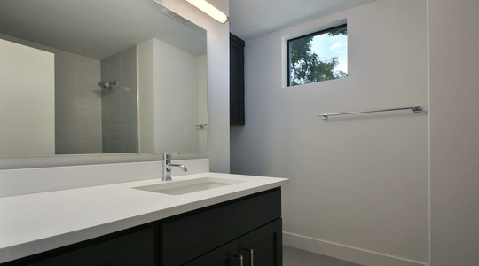 2500 E 3rd St Unit A-print-029-Other Bath 900x500.jpeg