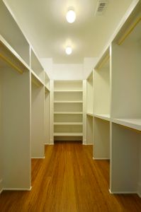 Master Closet 01 800x900.jpeg