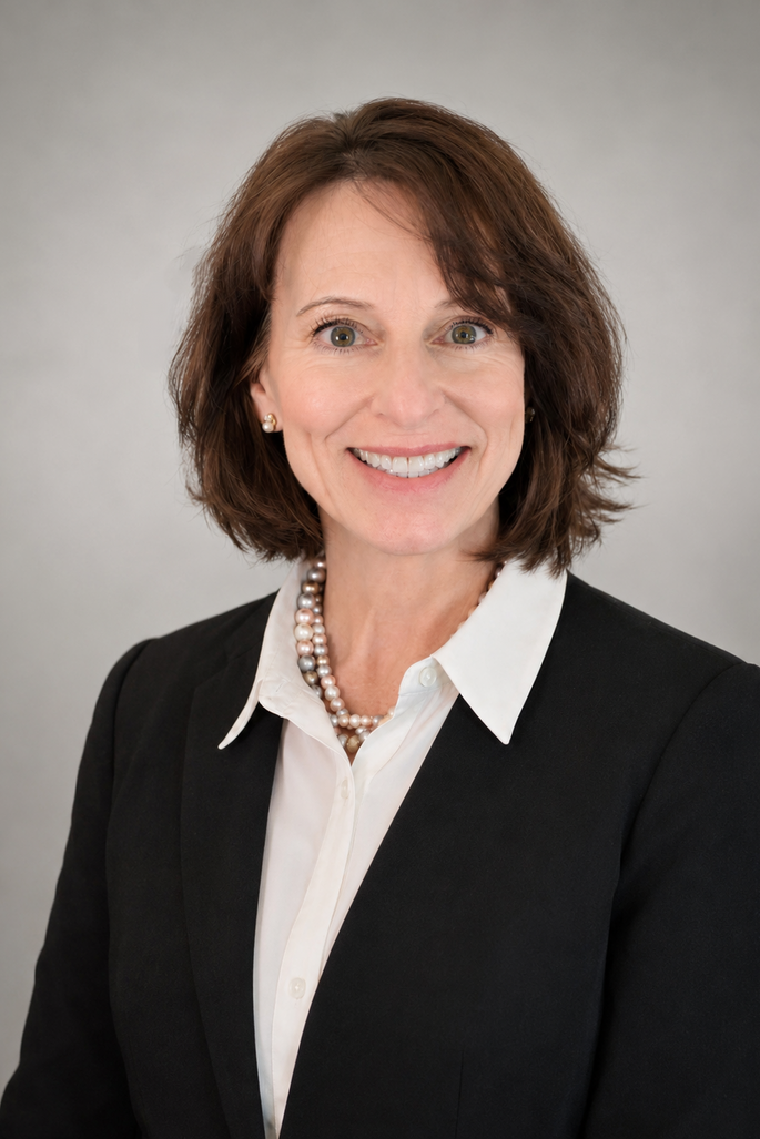 DeDe Headshot2 website margins 6-26.png