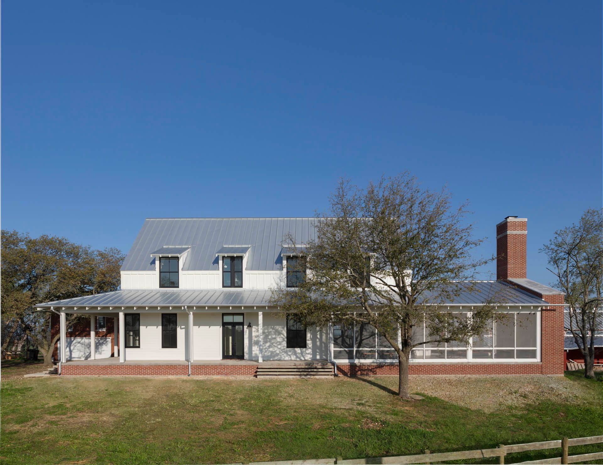 Modern Farm House Architecture in Texas