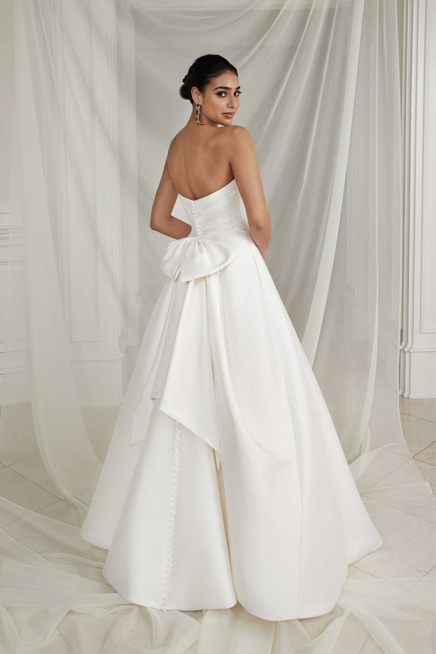 Wedding dresses in Austin, Texas - Blue Bridal Boutique of Austin