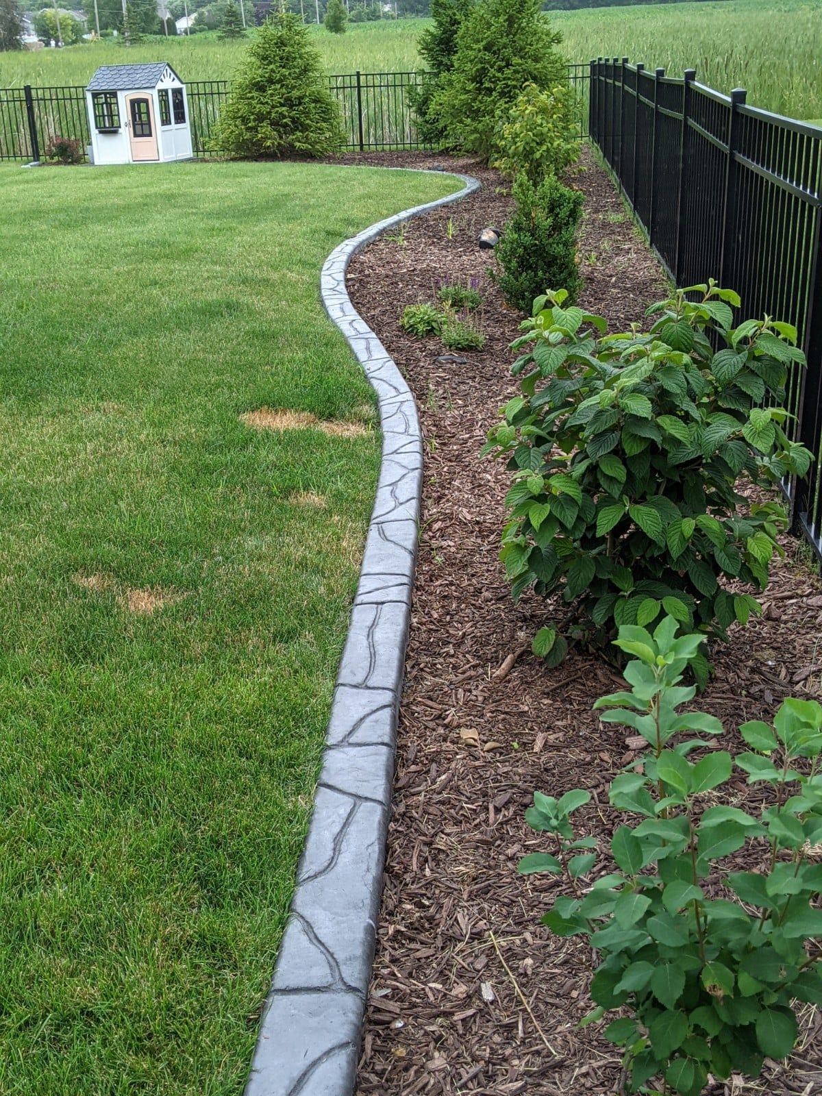 Gallery - Concrete Flower Bed Curbing & Landscape Edging - Border Magic