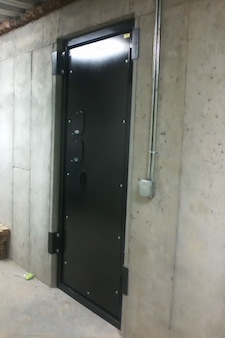 Heavy_Vault_Door_1.jpg