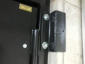 Heavy_Vault_Door_Z_Brackets.jpg
