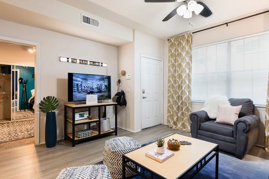 Living Room-2.jpg