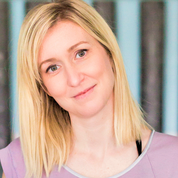 Elizabeth_Headshots-25.jpg