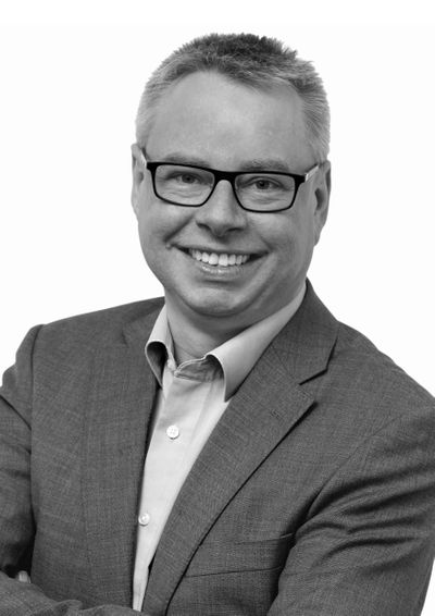Peter Fitze Hoergeraeteakustikermeister Betriebsinhaber bearbeitet sw.jpg
