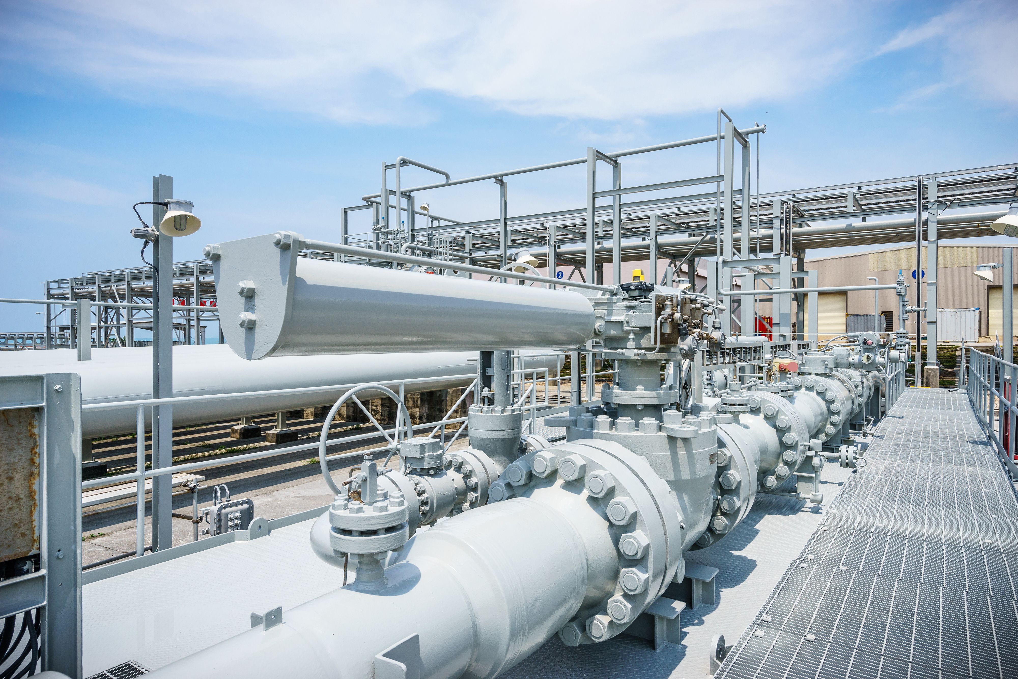 AdobeStock_96205929 - oil refinery.jpeg