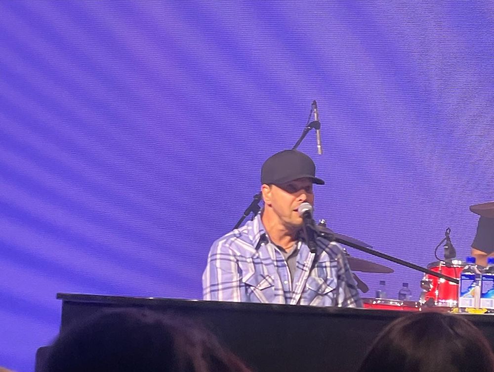 Gavin DeGraw Closing Night Concert pic 2