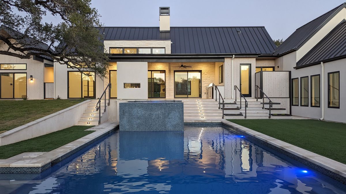 Custom_Pools_Ranch_Road_Pools.jpg