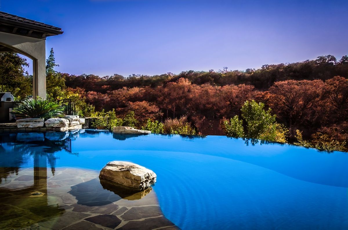 custom-pool-and-outdoor-kitchen-hill-country.jpg