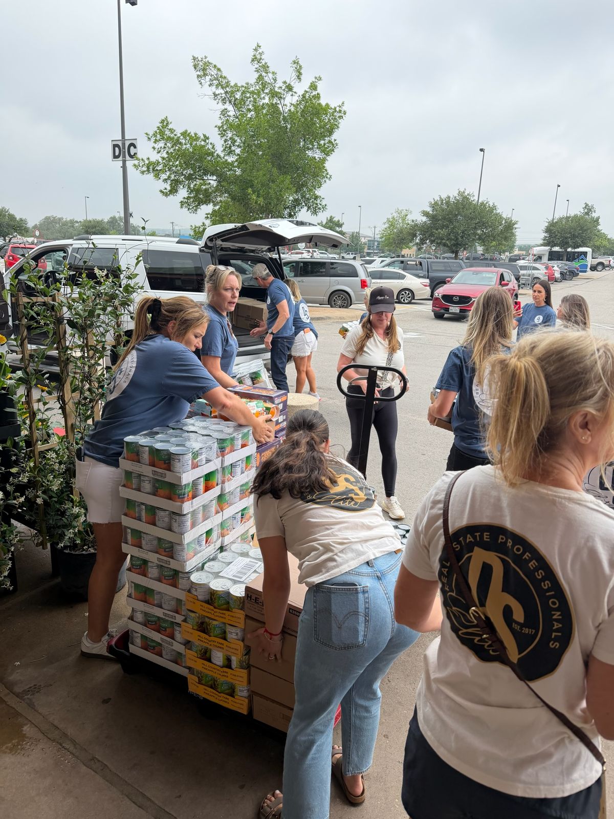 dripping_springs_elite_realtors_food_drive.jpeg