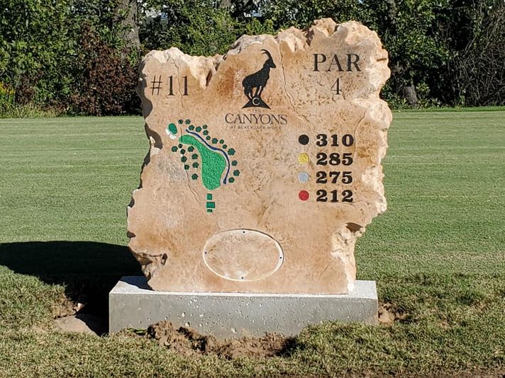 Canyons Custom Stone Tee marker Hole 11 Par 4