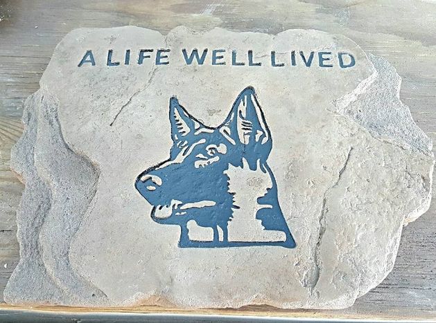 Memorial stone for your pet