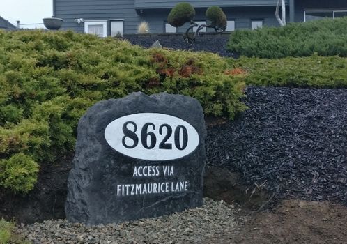 House number rock sign