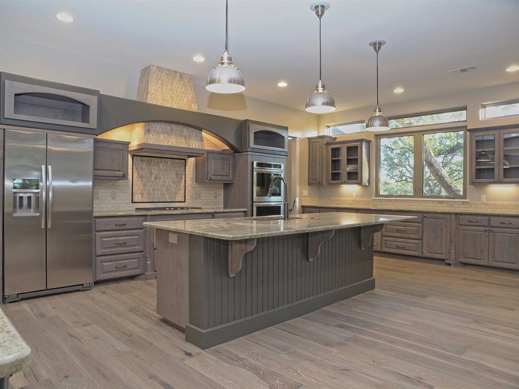017_Kitchen 2.jpg