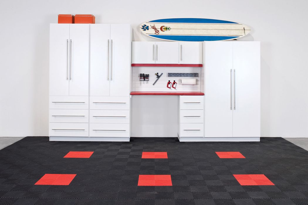 Exterior: White Melamine (Panels, doors, drawers)
Interior: Natural (Shelves and backing), 3/4” Straight edge panels, 3/4” Soft edge doors and drawers, 1 1/8” Straight edge shelves REGENCY II COLLECTION