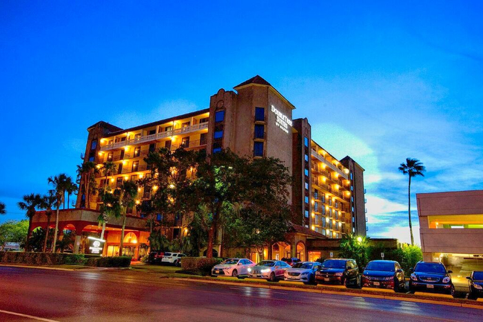 Hotel Exterior Night 16 .jpg