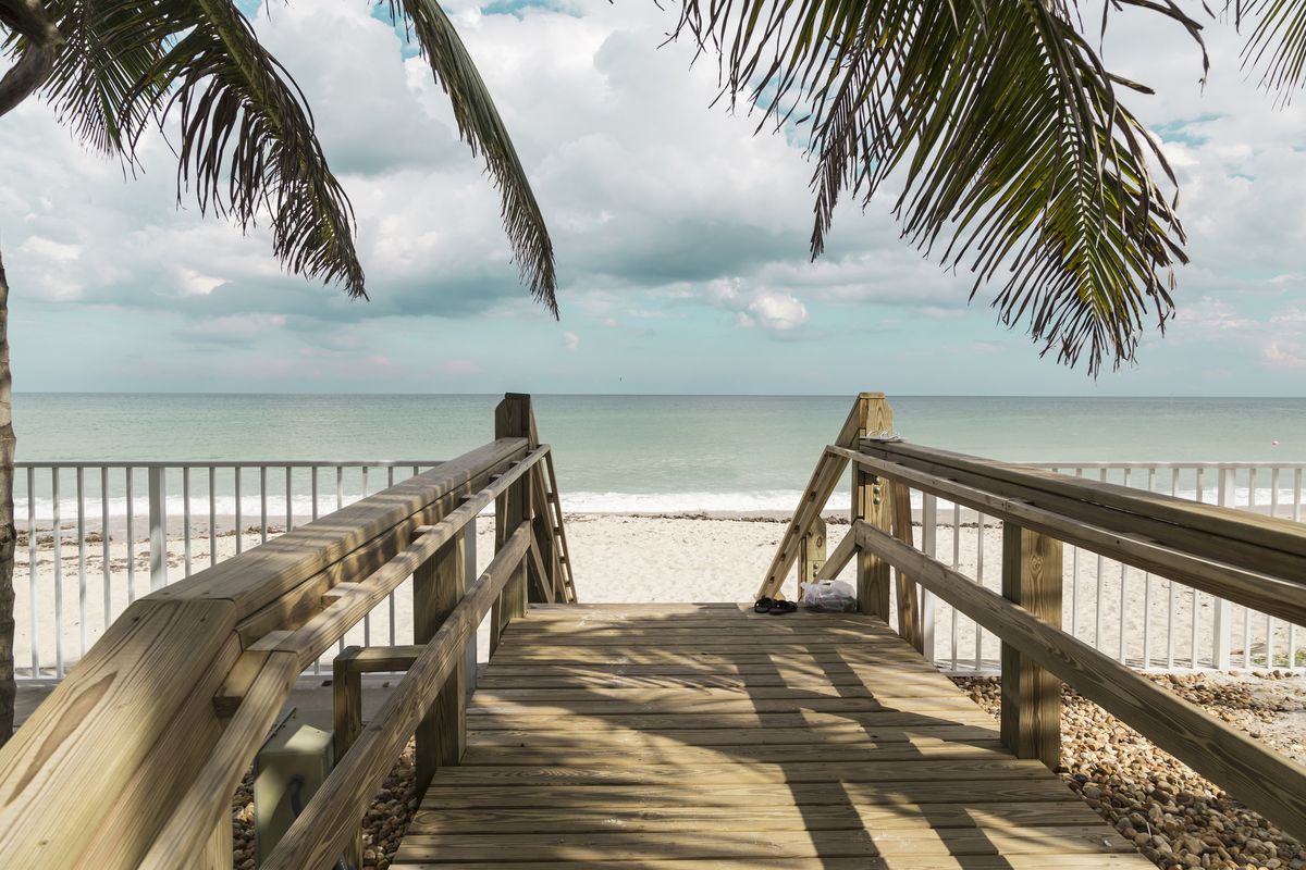 Image of a pier on Vero Beach, FL