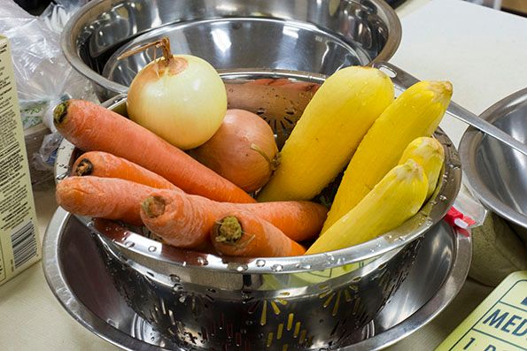 2018-10-12_Padron-Elementary-Carrots-in-Bowl_WEBSITE.jpg