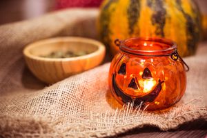 halloween-pumpkin-candle-photo_675px.jpg
