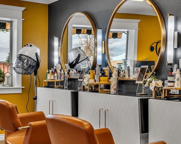 Vixen & Tod Hair Salon Station