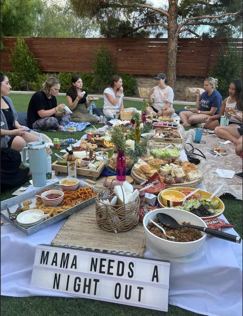 moms-night.png