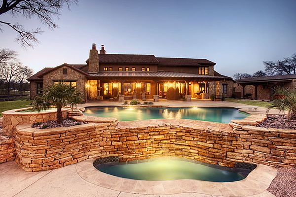 Large custom pool project
