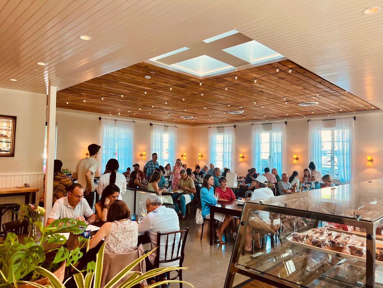 interior_dinner_full.jpeg