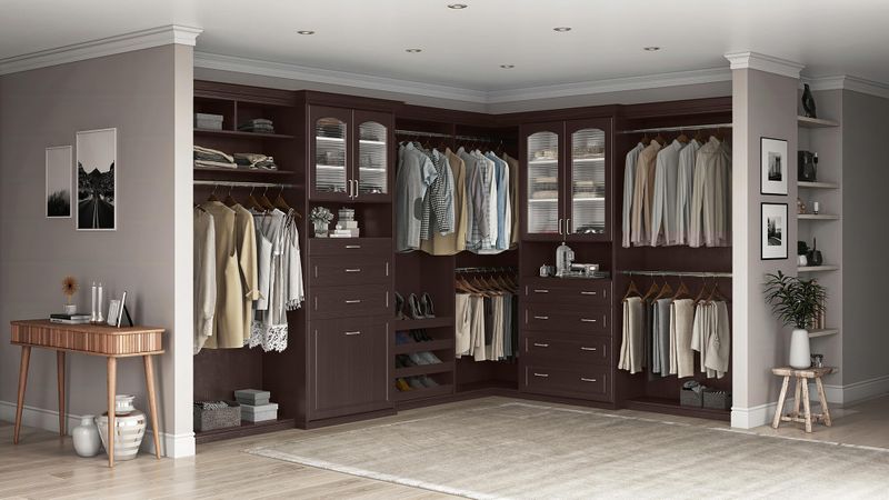 Louis Vuitton's Closet (@maryllezarb)