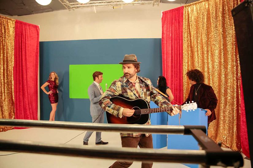 Behind-the-scenes-TV-is-better-than-love-music-video.jpg