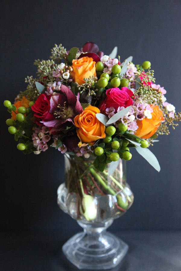 Includes European style packaging with water bag. Vase not included. Hand Tied Bouquet