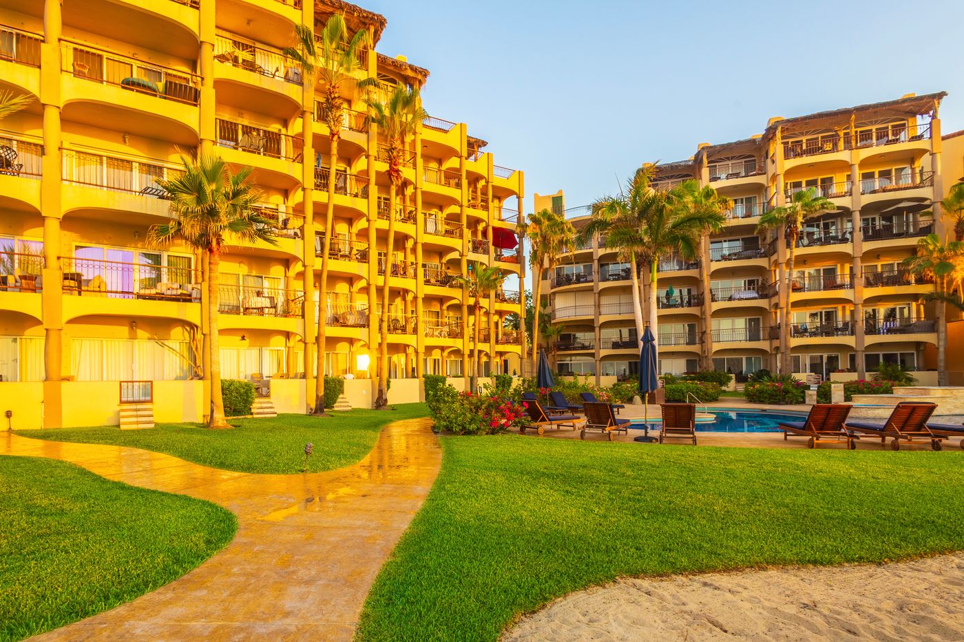 Las Olas Condos Cabo