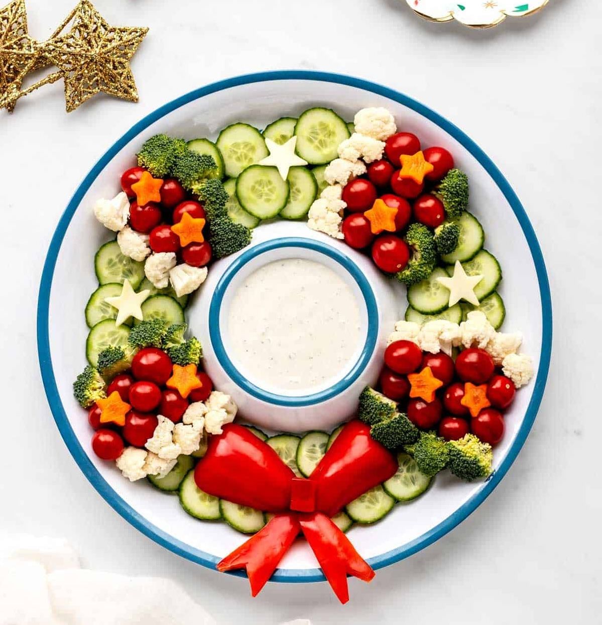 christmas-wreath-veggie-tray-14.jpg