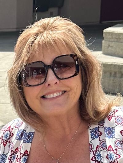 Linda A.jpeg