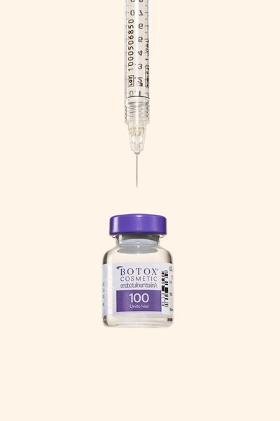 BOTOX Cosmetic vial and syringe static social post  .jpg