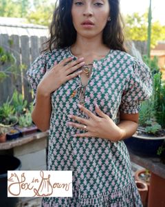 https://foxingown.com/ Fox in Gown