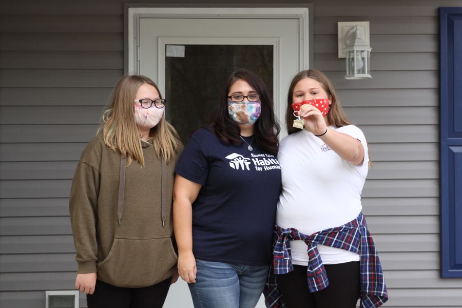 Habitat for Humanity Family Receives Keys