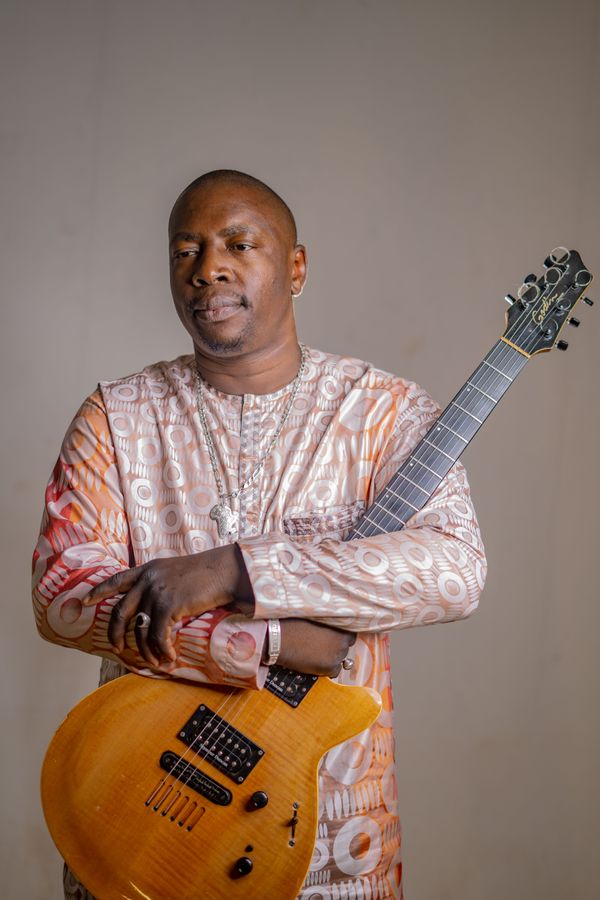 Vieux Farka Toure%CC%81 4 - photo by Kiss Diouara.jpg