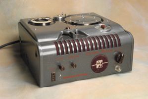 WEBSTER Webcor Model 78 "Electronic Memory" wire recorder.JPG