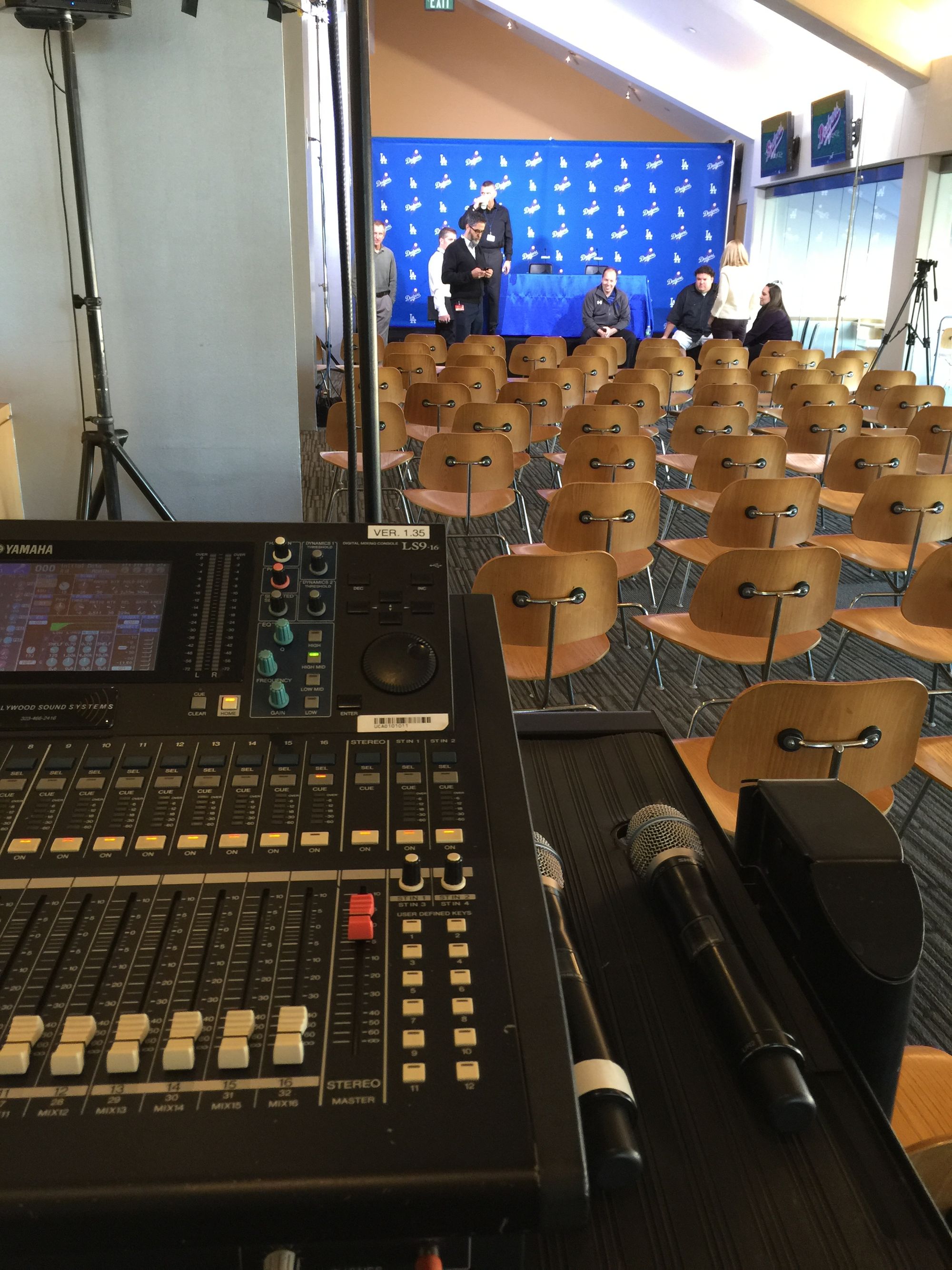 Dodgers Press Conference Dave Roberts 1.JPG