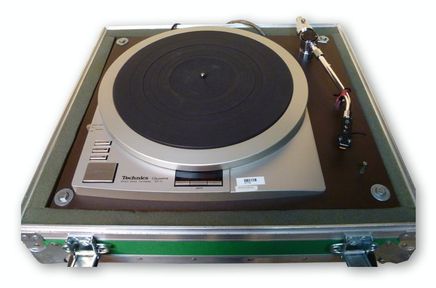 The Technics Quartz SP15 Turntable is available at Hollywood Sound Systems Technics Quartz SP15 Turntable at Hollywood Sound Systems