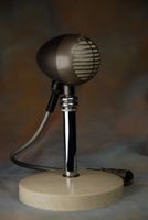 RCA AERODYNAMIC MI-12016-A non-directional dynamic microphone.JPG